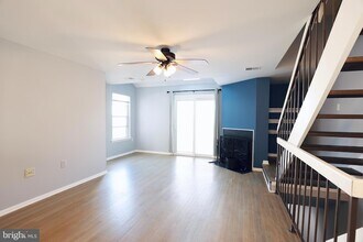 4393 Pembrook Village Dr in Alexandria, VA - Building Photo - Building Photo