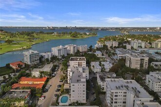 1075 92nd St in Bay Harbor Islands, FL - Foto de edificio - Building Photo