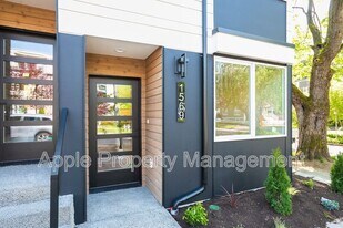 1569 NW 63rd St in Seattle, WA - Building Photo