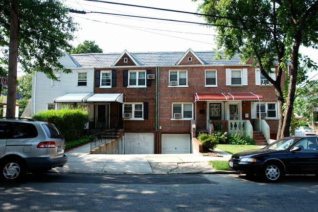 14702-14708 32nd Ave in Flushing, NY - Building Photo - Building Photo