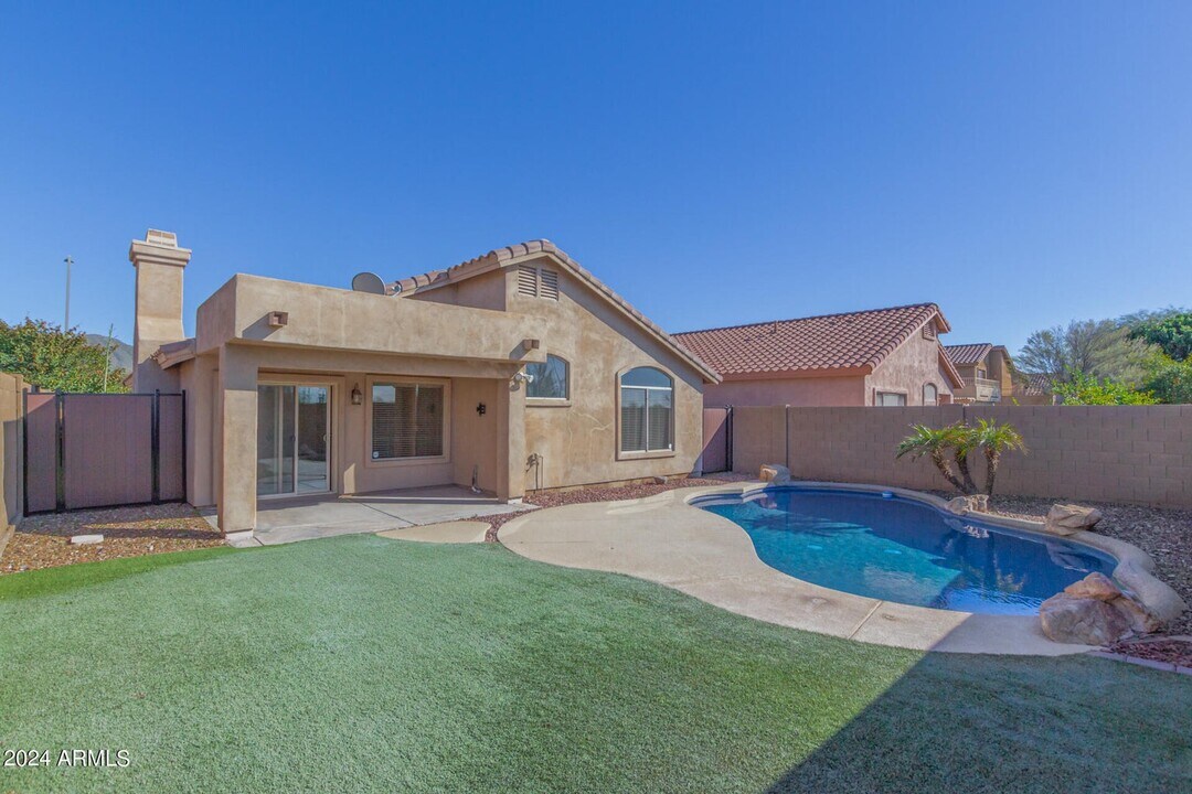15264 N 102nd St in Scottsdale, AZ - Foto de edificio