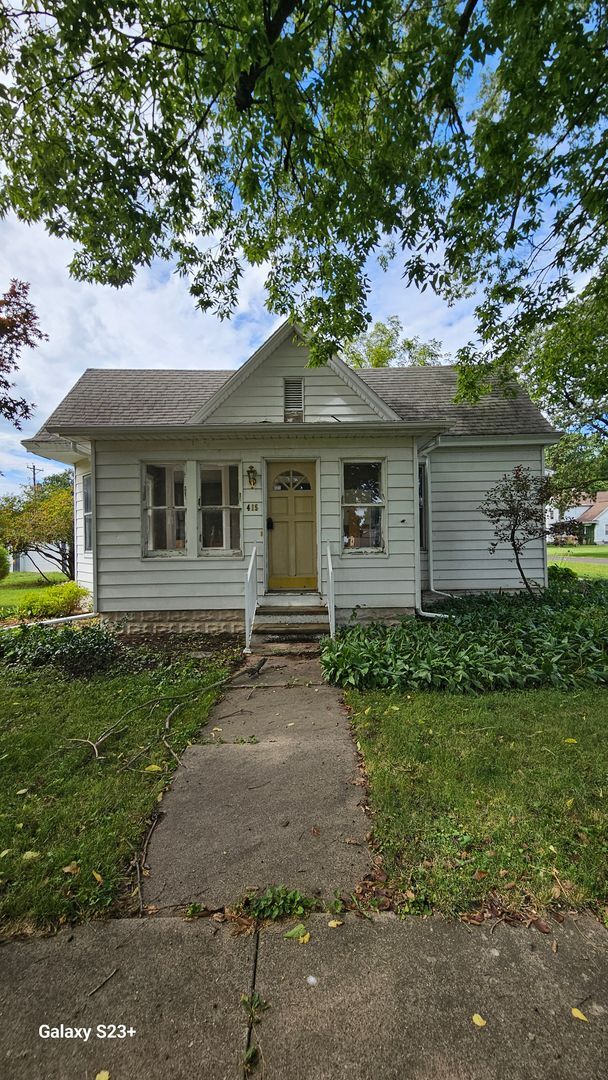 property at 415 N Maple Ave