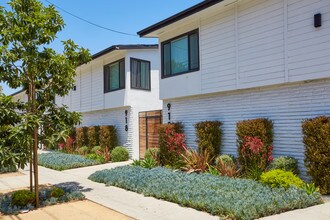 910-930 Freeman Ave in Long Beach, CA - Building Photo - Building Photo