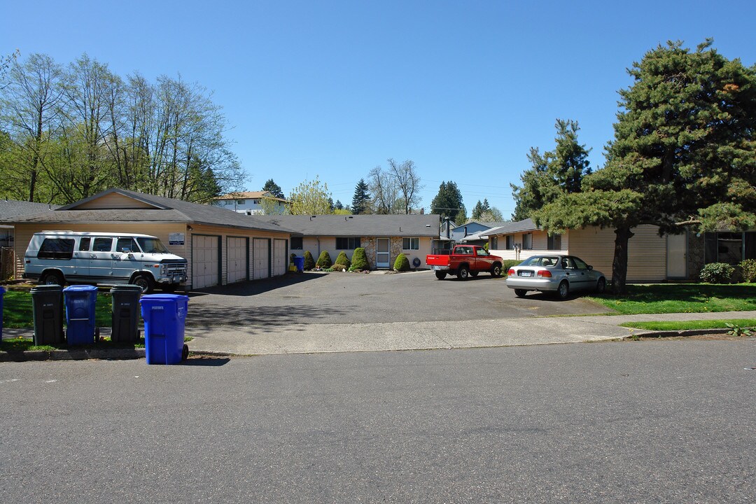 1267-1273 NE 183rd Ave in Portland, OR - Foto de edificio