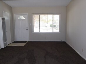 209 Palm Dr in Ridgecrest, CA - Building Photo - Building Photo
