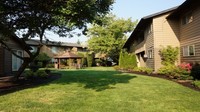 Evergreen Estates in Woodburn, OR - Foto de edificio - Building Photo