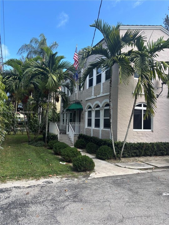 928 Bird Rd in Coral Gables, FL - Building Photo