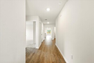 18 E Sycamore Trl in Crawfordville, FL - Building Photo - Building Photo