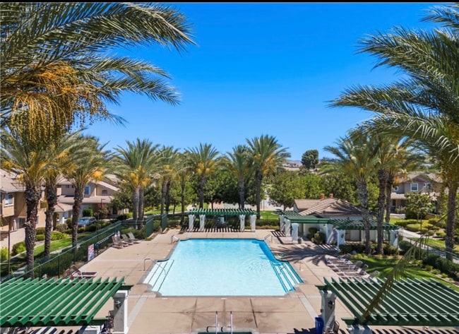 285 Midnight Moon Ln in Simi Valley, CA - Foto de edificio - Building Photo