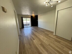5630 Meadow Ln, Unit 197 in South Ogden, UT - Building Photo - Building Photo