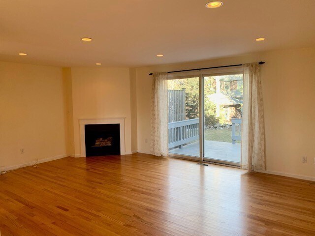 30 Lucille Pl in Newton, MA - Building Photo - Building Photo
