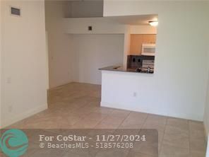 2564 Centergate Dr in Miramar, FL - Building Photo - Building Photo