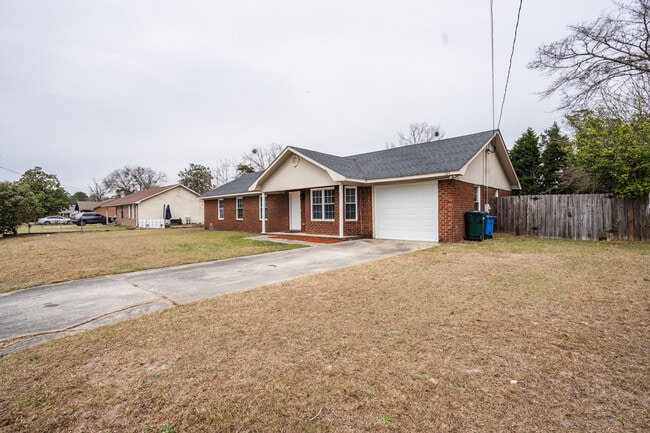 121 Kyle Ln in Hinesville, GA - Building Photo - Building Photo