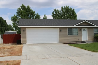 1106 Richland Dr in Idaho Falls, ID - Building Photo - Building Photo