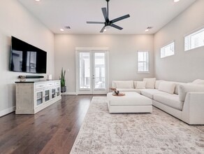 1114 W 15th 1/2 St in Houston, TX - Building Photo - Building Photo
