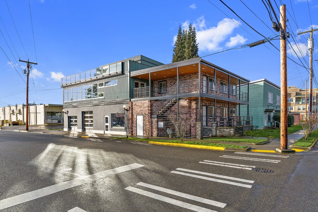 Glucoft Building in Puyallup, WA - Building Photo