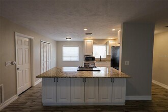 220 Talley Dr in Palm Harbor, FL - Building Photo - Building Photo