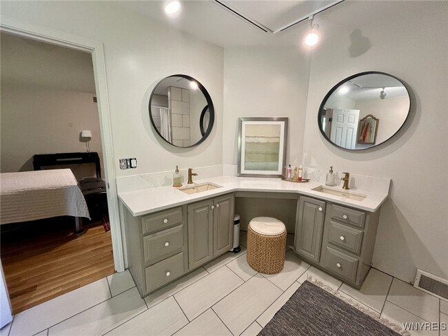 property at 219 Glenridge Rd