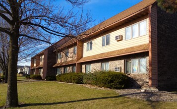 Pheasant Run Apartments in Fairmont, MN - Building Photo - Building Photo