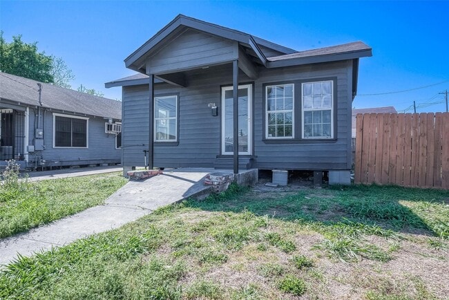 property at 4704 Farmer St