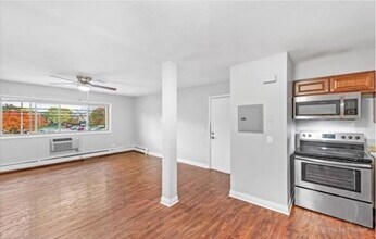 1110 N Wheeling Rd in Mount Prospect, IL - Building Photo - Building Photo