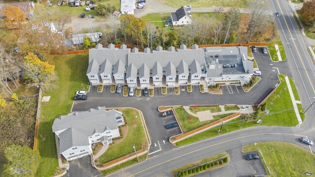 The Landing at Guilford in Guilford, CT - Foto de edificio - Building Photo