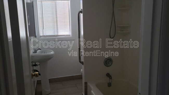 461 E 9th St in Pittsburg, CA - Building Photo - Building Photo