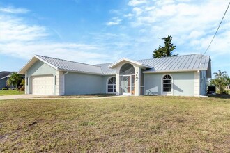 172 Mariner Ln in Rotonda West, FL - Building Photo - Building Photo