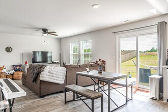 3024 Paradise Way in Sanford, NC - Building Photo - Building Photo
