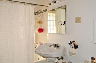 2115 Randolph Ave, Unit Apt 2 in St. Paul, MN - Foto de edificio - Building Photo