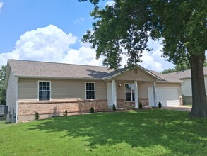 80 Harvest Brown Ct in St. Peters, MO - Building Photo - Building Photo