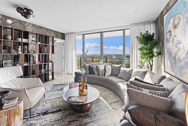1451 Brickell Ave in Miami, FL - Building Photo - Building Photo
