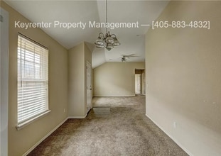 12328 SW 5th St in Yukon, OK - Building Photo - Building Photo