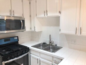 3042 Livonia Ave in Los Angeles, CA - Building Photo - Building Photo