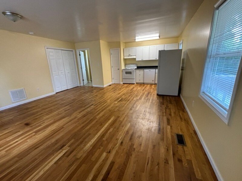 10 Townview Dr in Asheville, NC - Building Photo