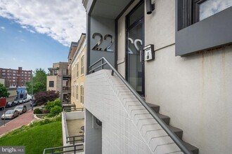 2422 17th St NW in Washington, DC - Building Photo - Building Photo