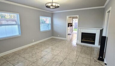 2306 W St Joseph St in Tampa, FL - Building Photo - Building Photo