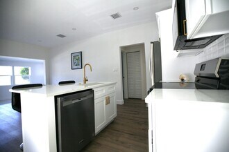 1313 N Federal Hwy in Lake Worth Beach, FL - Building Photo - Building Photo