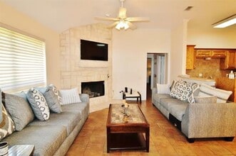 5131 Trail Dust Ln in Arlington, TX - Building Photo - Building Photo