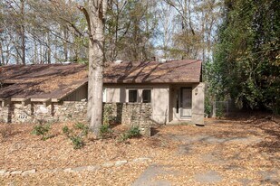 1351-1353 Hampton Dr in Auburn, AL - Building Photo