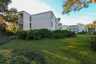 3325 Bayshore Blvd, Unit C15 in Tampa, FL - Foto de edificio - Building Photo