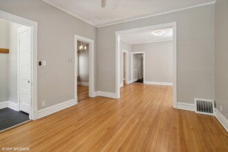 4023 N Monticello Ave in Chicago, IL - Foto de edificio - Building Photo