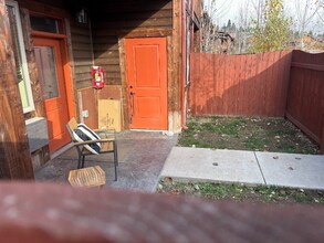 6186 Lay About Ln in Lolo, MT - Foto de edificio - Building Photo