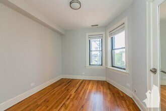 2235 W Wilson Ave, Unit 3 in Chicago, IL - Foto de edificio - Building Photo