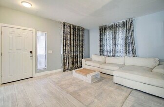 8317 S 45th Ln in Phoenix, AZ - Building Photo - Building Photo