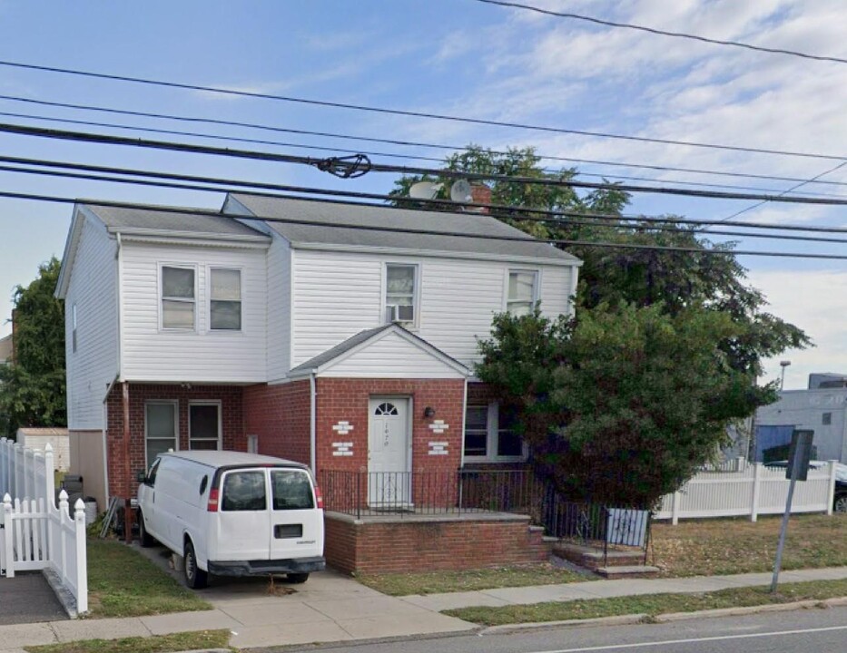 1670 Dutch Broadway in Elmont, NY - Building Photo