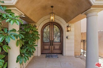 2023 Parnell Ave in Los Angeles, CA - Building Photo - Building Photo