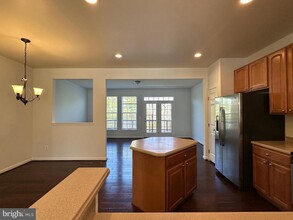 25274 Gothic Square in Chantilly, VA - Building Photo - Building Photo