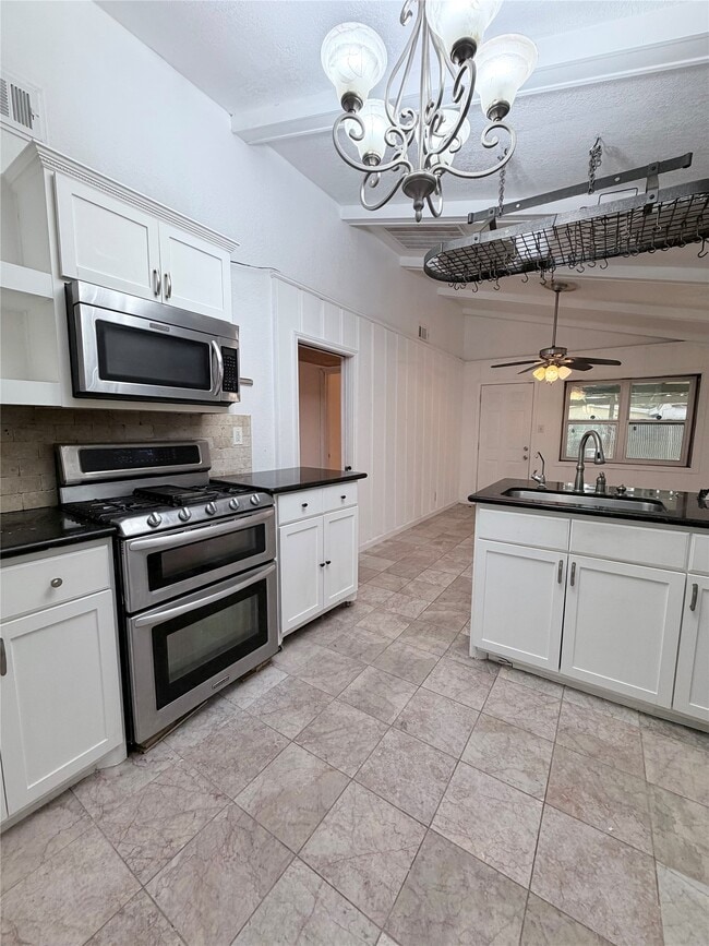 property at 618 Sulphur St