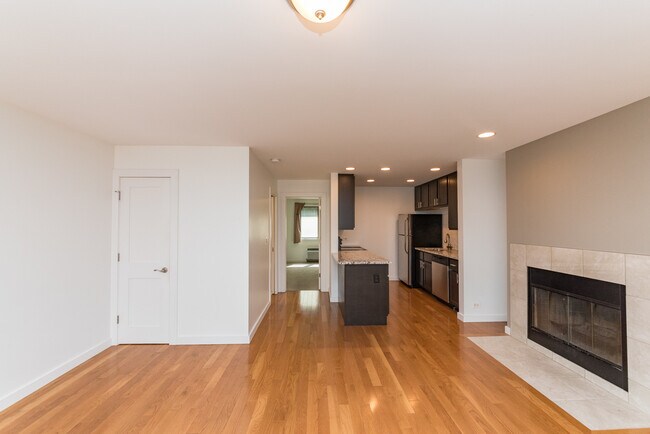 163 W Division St in Chicago, IL - Building Photo - Building Photo